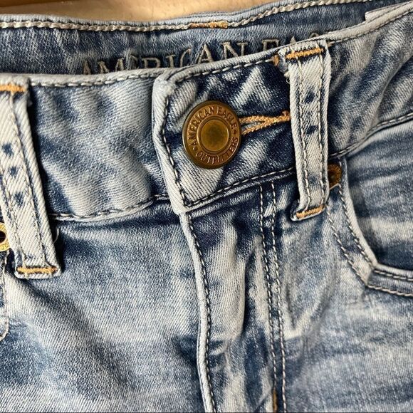American Eagle Super Stretchy Denim Midi Shorts Sz 2 - Picture 3 of 8